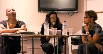 « Connaître la Caraïbe » d’Arlette BRAVO-PRUDENT De gauche à droite : Jeanne-Marie GERCÉ, Arlette BRAVO-PRUDENT et Nicole DESBOIS-NOGARD